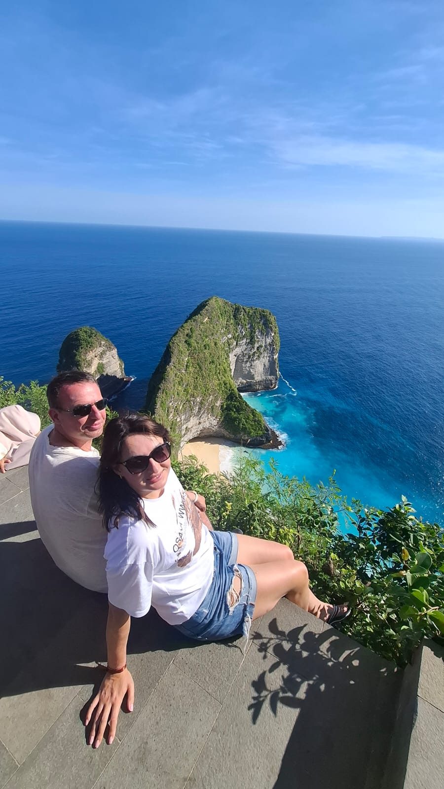 Travelers at the Kelingking cliff viewpoint, Nusa Penida